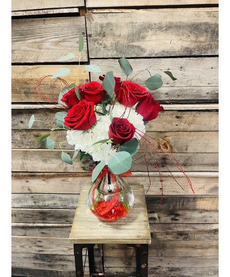 CLASSIC ROSE VASE