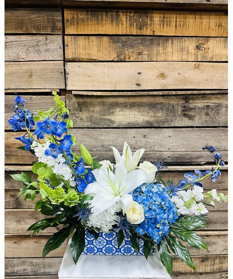 GARDEN BLUES ARRANGEMENT