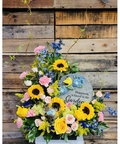 HAPPINESS IN THE GARDEN ARRANGEMENT