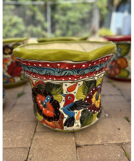 TALAVERA CABBAGE POT WITH HUMMINGBIRDS
