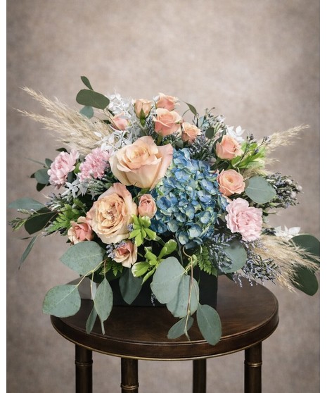 COASTAL CHIC ARRANGEMENT