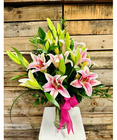 ENCHANTING STARGAZER LILIES