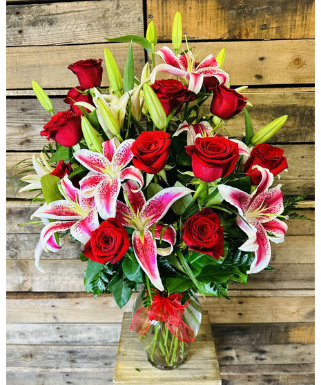 I Love You Gift Box - My Divine Decors Flower Boutique - Flower Arrangements