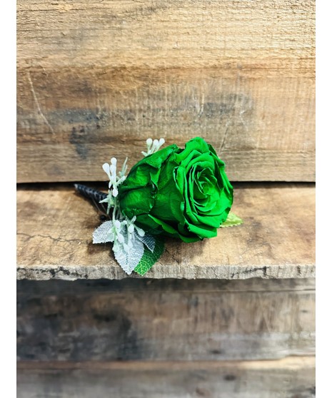 PRESERVED KELLY GREEN ROSE BOUTONNIÈRE