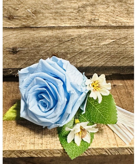 PRESERVED LIGHT BLUE ROSE BOUTONNIÈRE