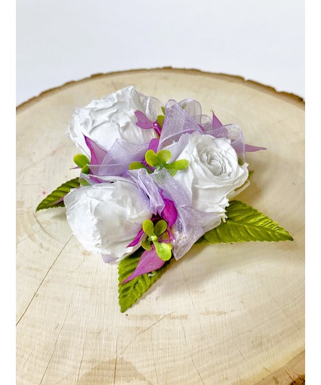 white spray rose in corsage