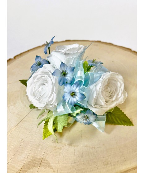 white spray rose in corsage