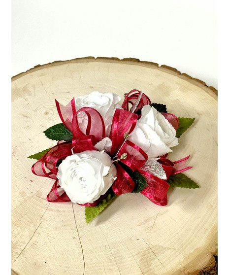 white spray rose in corsage