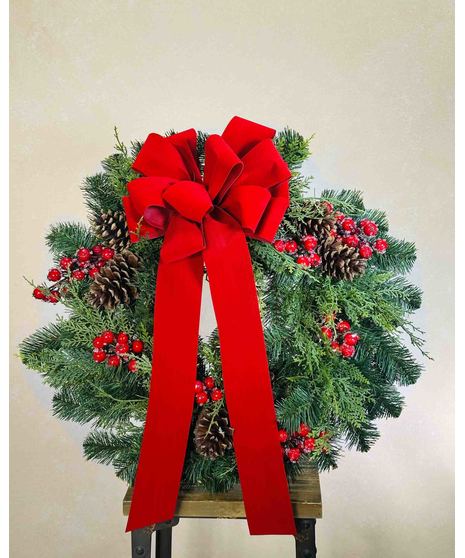 Holiday Feelings Wreath (Silk)