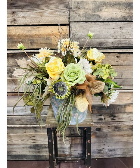 rustic sunflower arrangement
