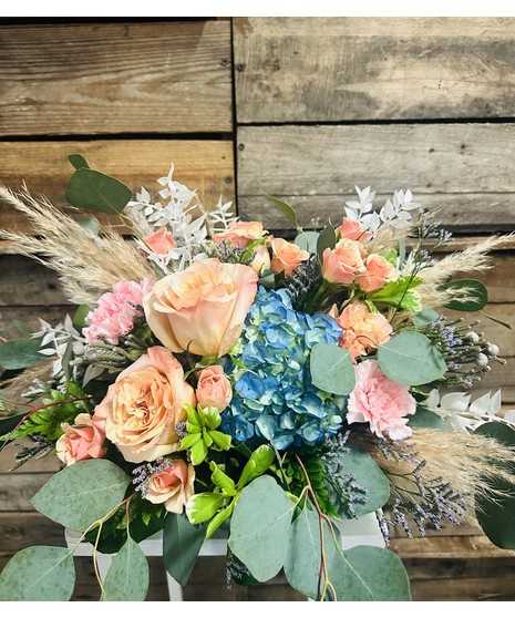 COASTAL CHIC ARRANGEMENT