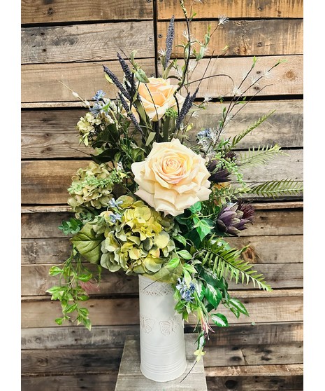 white and cream summer meadow floral arrangement
